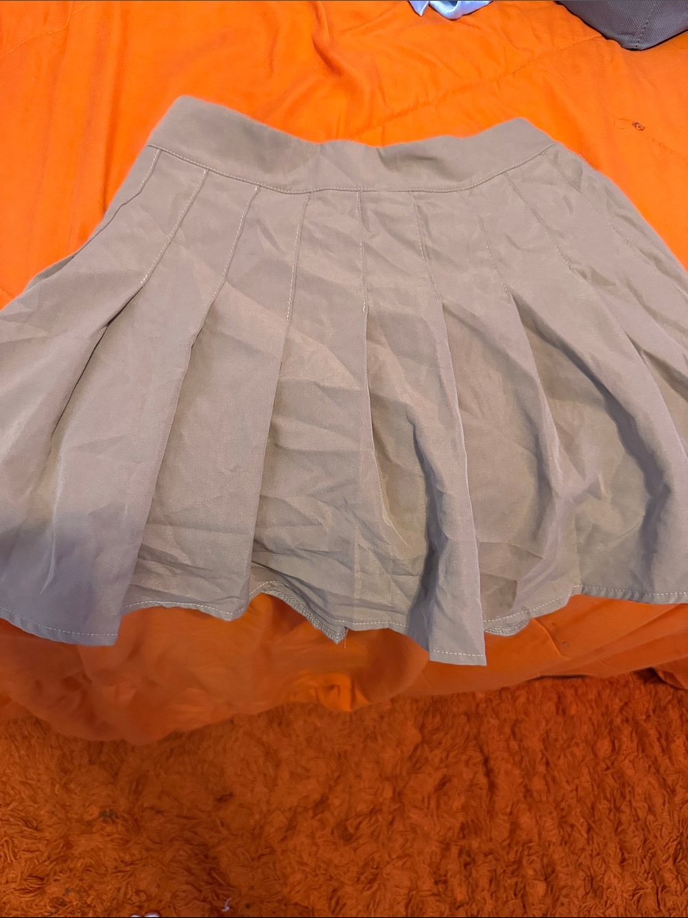 PrettyLittleThing Taupe Pleated Circle Skater Mini Skirt - Picture 1 of 1